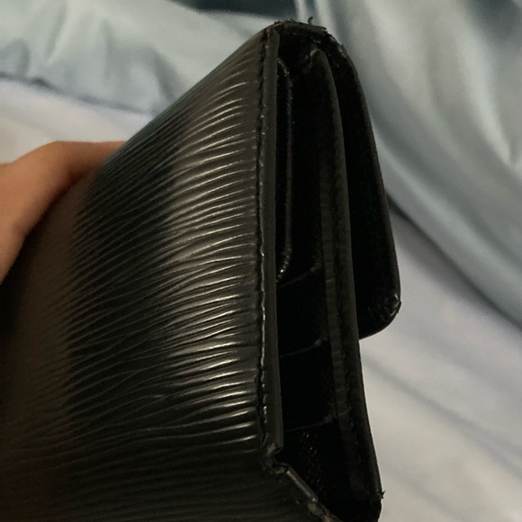 Epi Papillon LV purse with pouch and wallet - Picture 6 of 15